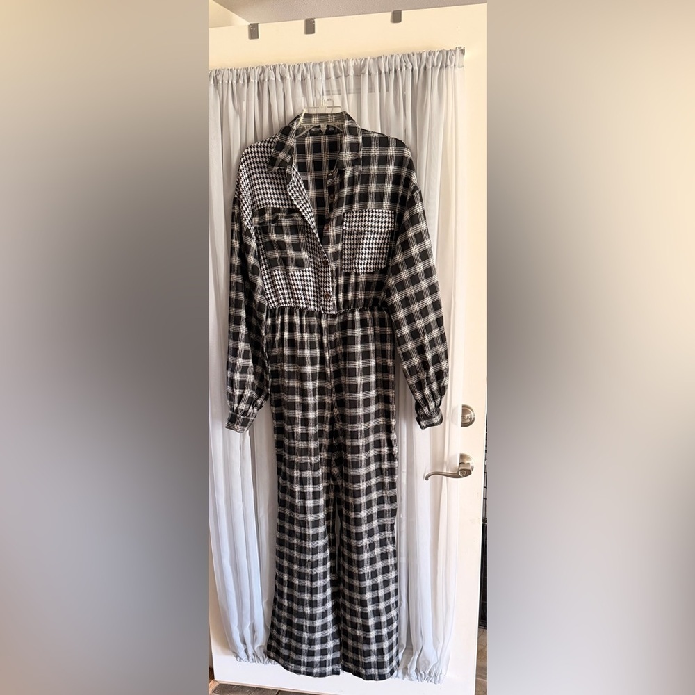 PrettyLittleThing Black and White Checkered Jumpsuit Size 6